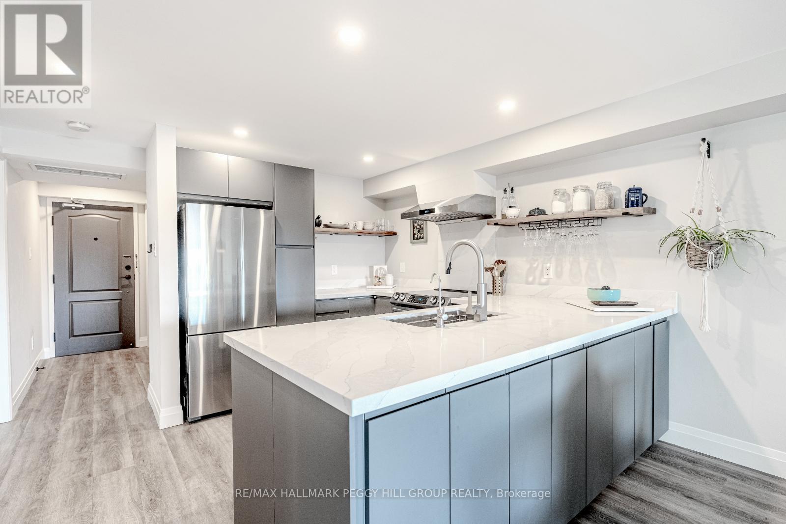 203 - 117 EDGEHILL DRIVE