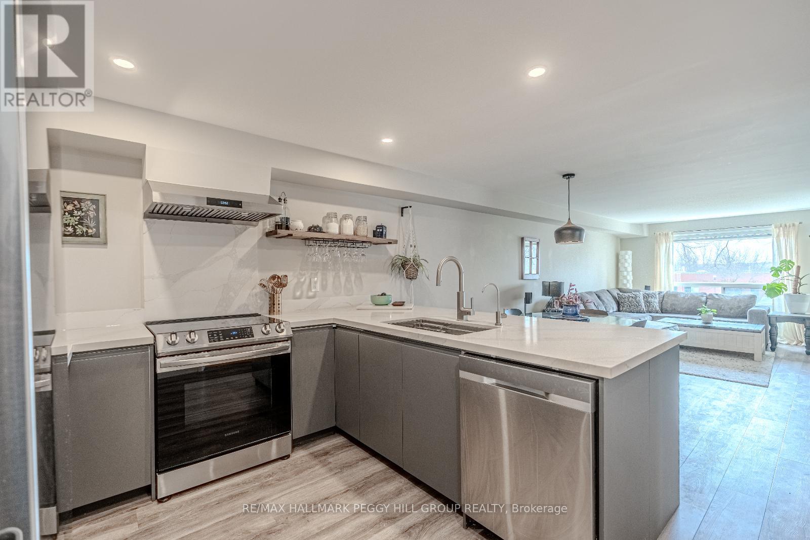 203 - 117 EDGEHILL DRIVE