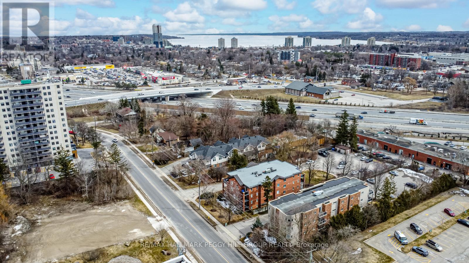 203 - 117 EDGEHILL DRIVE