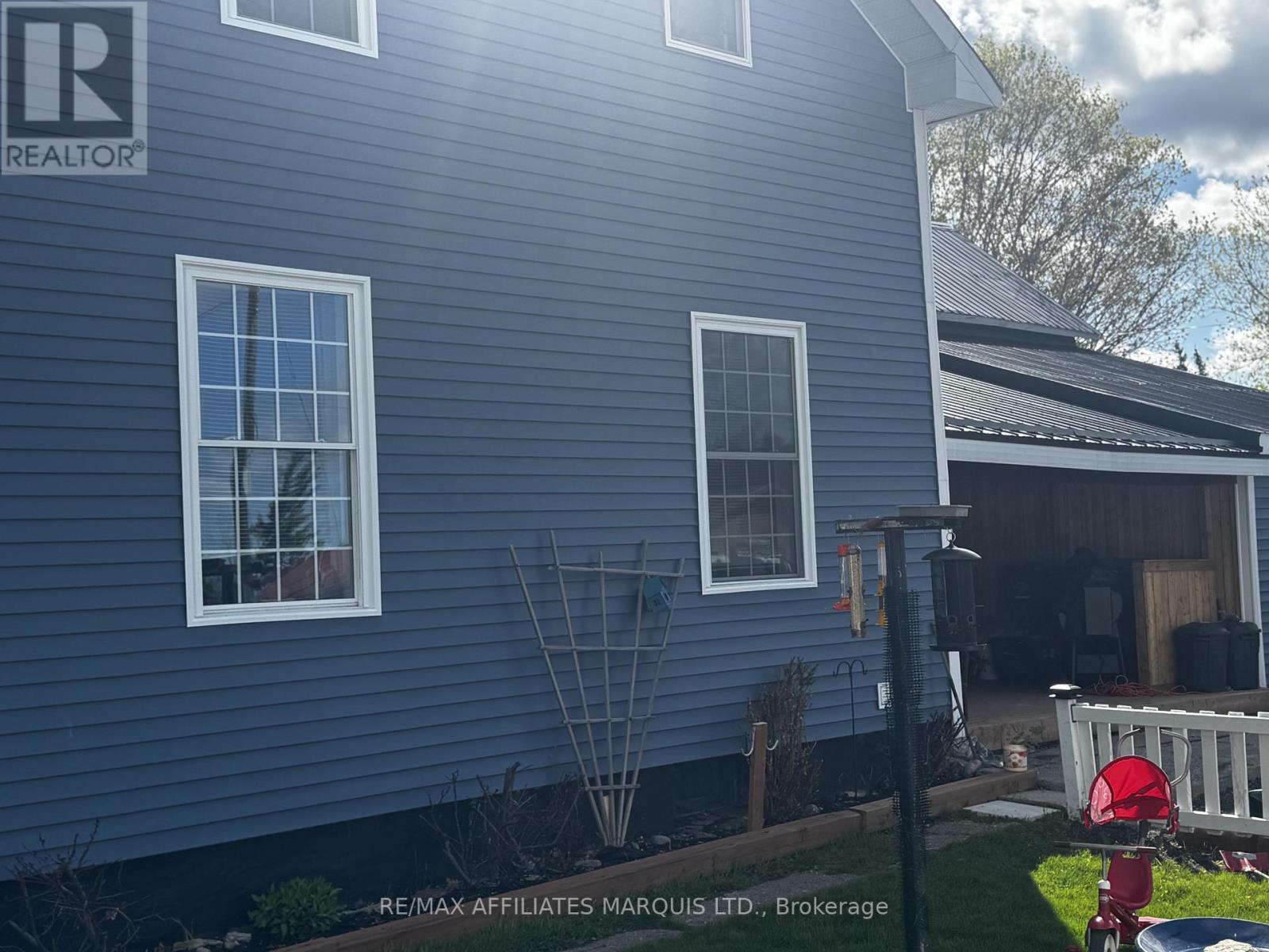 58 KENYON STREET W