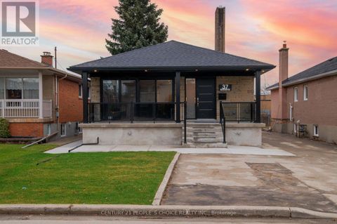37 BENTWORTH AVENUE Toronto (Yorkdale-Glen Park) ON M6A1P1