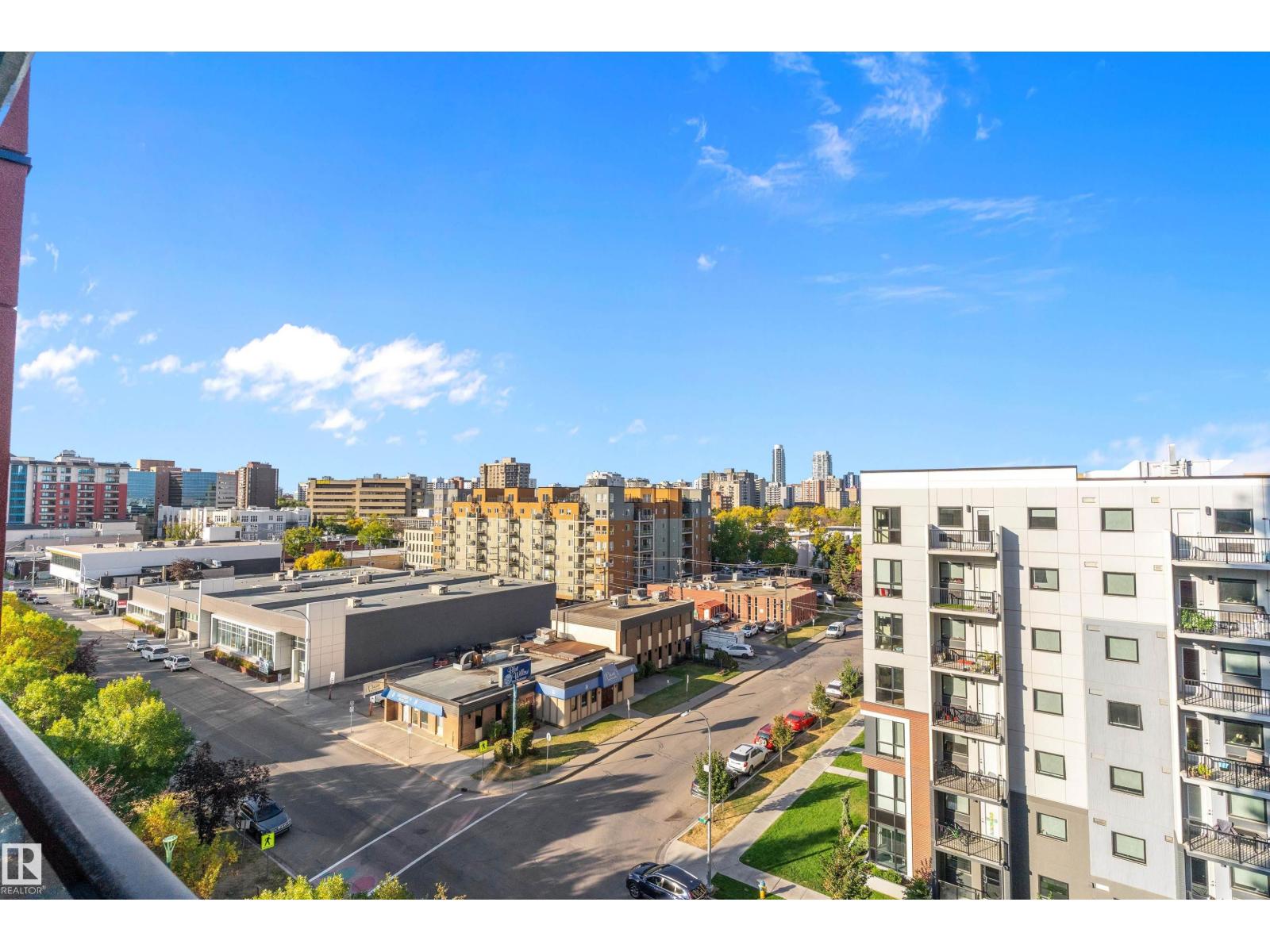 #702 10303 111 ST NW