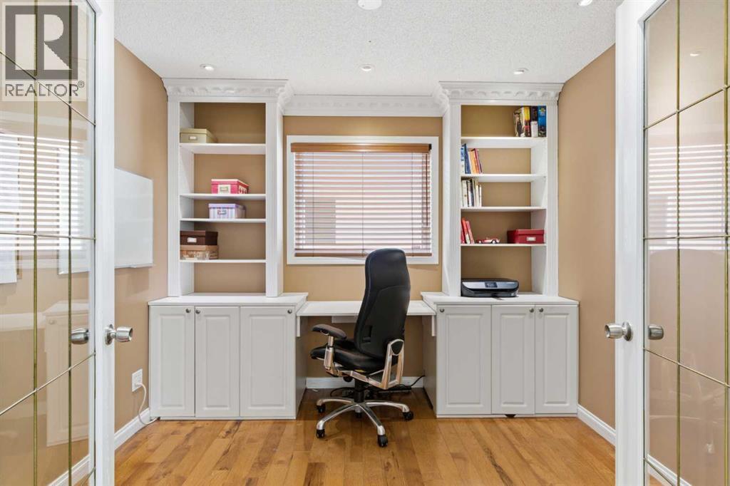 30 Mt Yamnuska Court SE