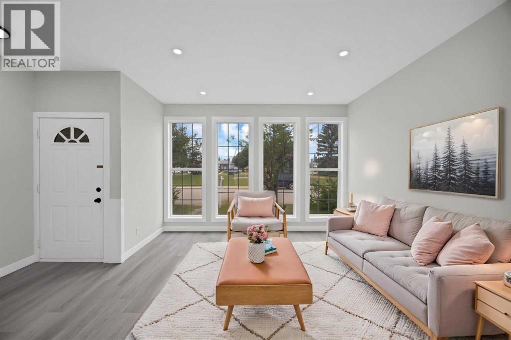 68 Laguna Close NE