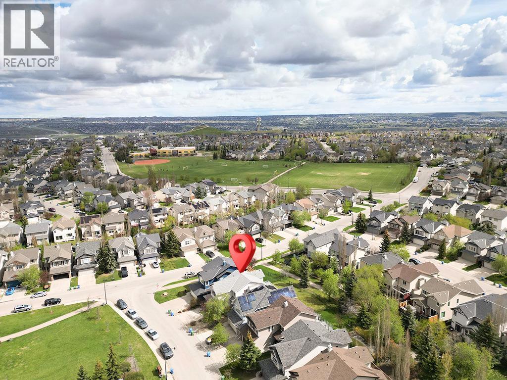 143 Cougarstone Square SW