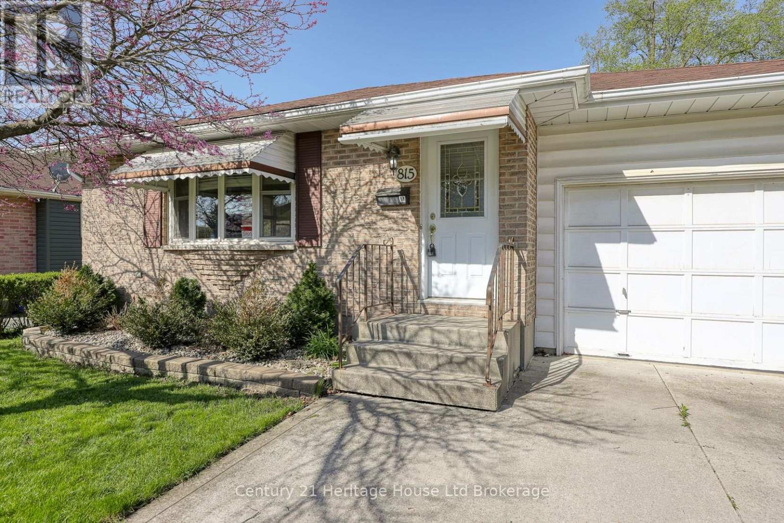 815 VERULAM STREET