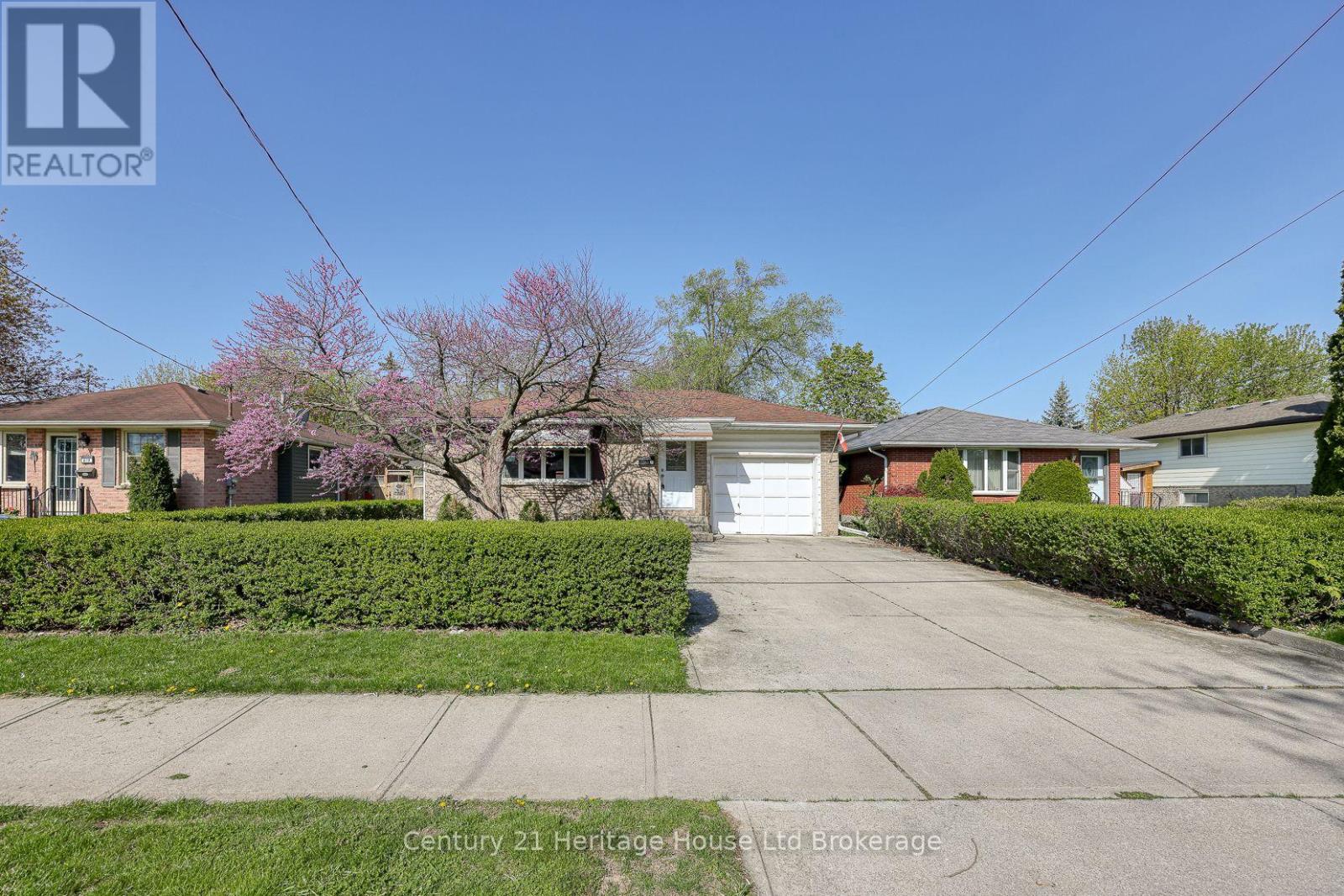 815 VERULAM STREET