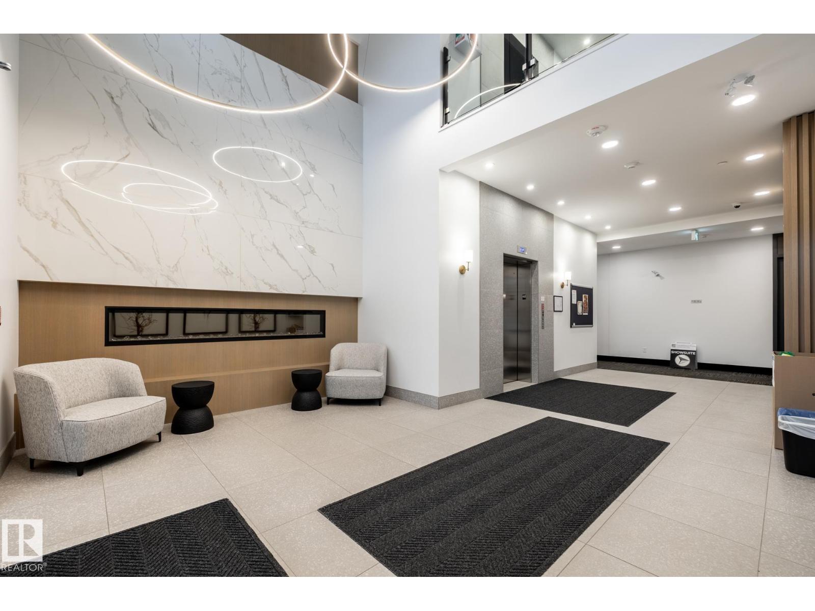 #112 7471 May Common NW