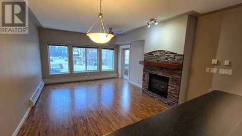 240, 20 Discovery Ridge Close SW Calgary AB t3h5x4