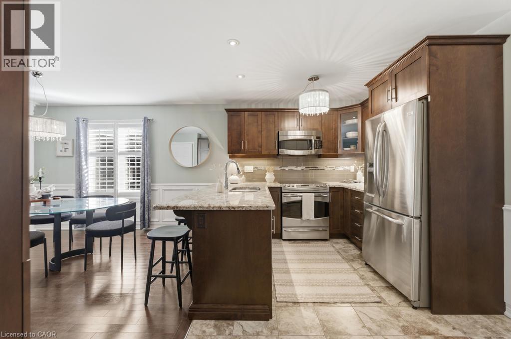 53 REDFERN Avenue Unit# 27