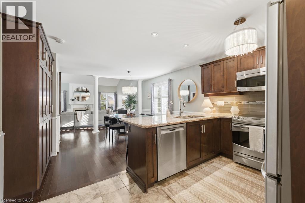 53 REDFERN Avenue Unit# 27