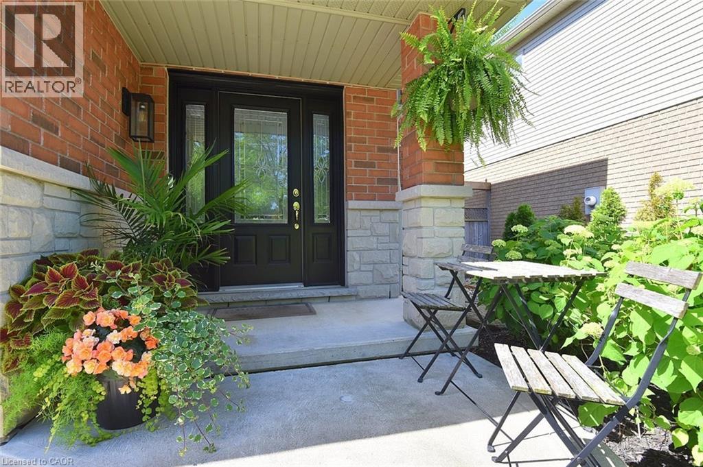 12 WILLS Crescent
