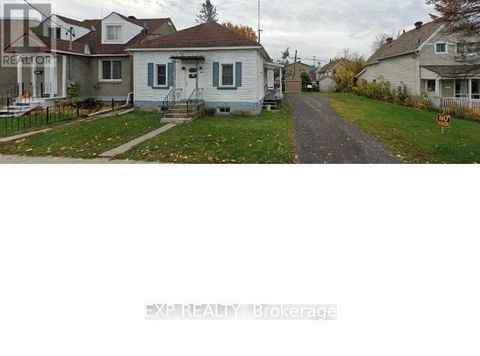228 CARILLON STREET Ottawa ON K1L5X8