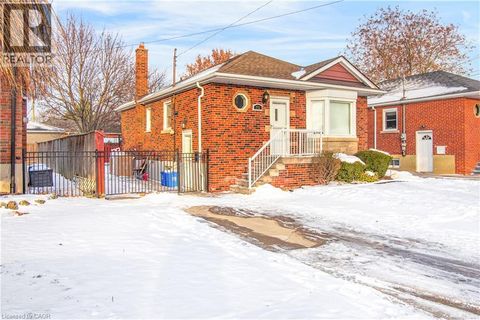 773 QUEENSDALE Avenue E Hamilton ON L8V1M7