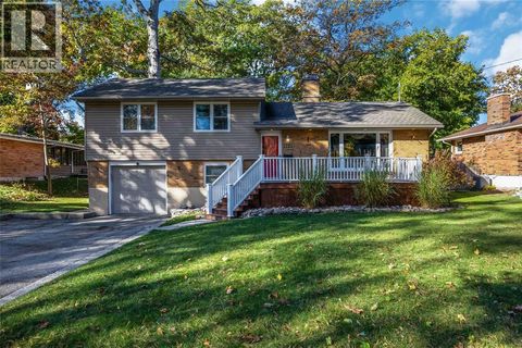 1725 Rutherglen CLOSE Sarnia ON N7S3S2