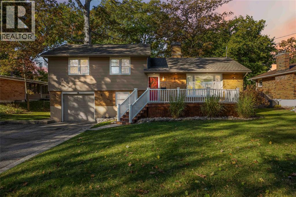 1725 Rutherglen CLOSE