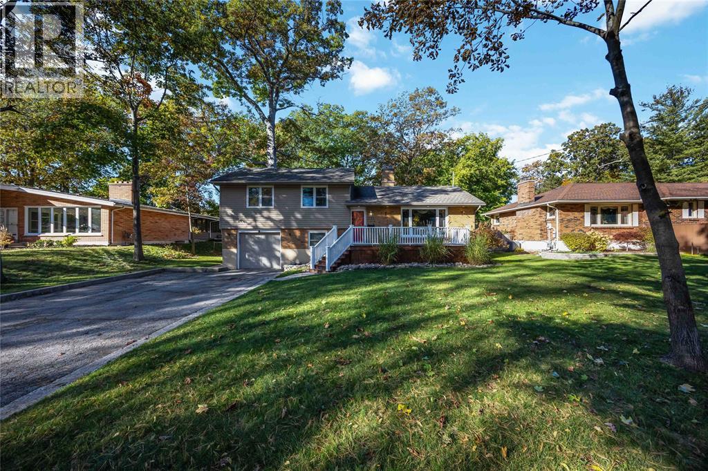 1725 Rutherglen CLOSE