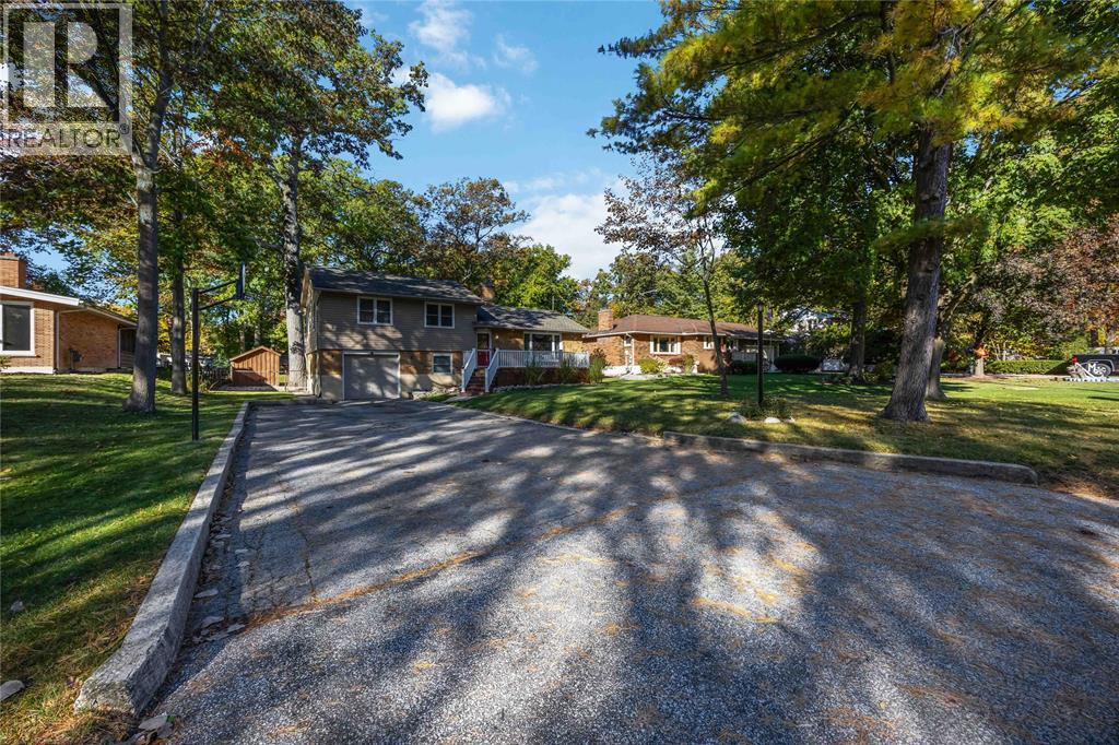 1725 Rutherglen CLOSE