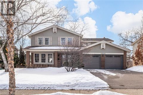 1320 MONMOUTH Drive Burlington ON L7P3J6