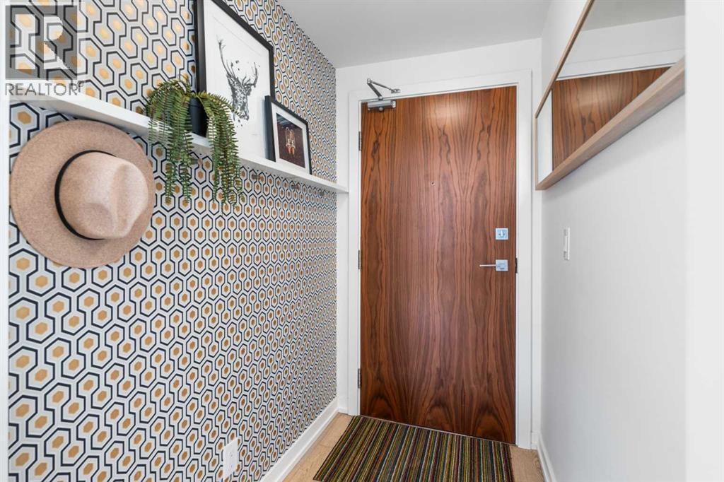 102, 128 2 Street SW