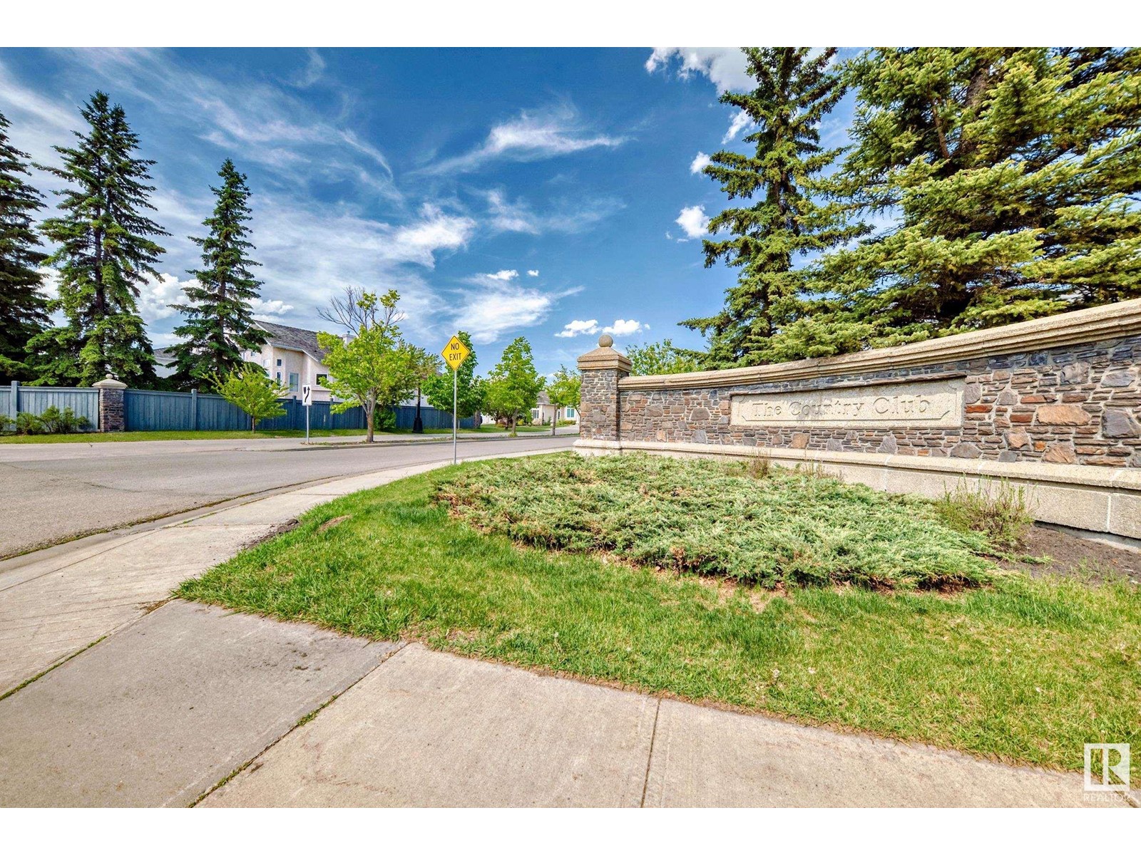 944 Wallbridge PL NW