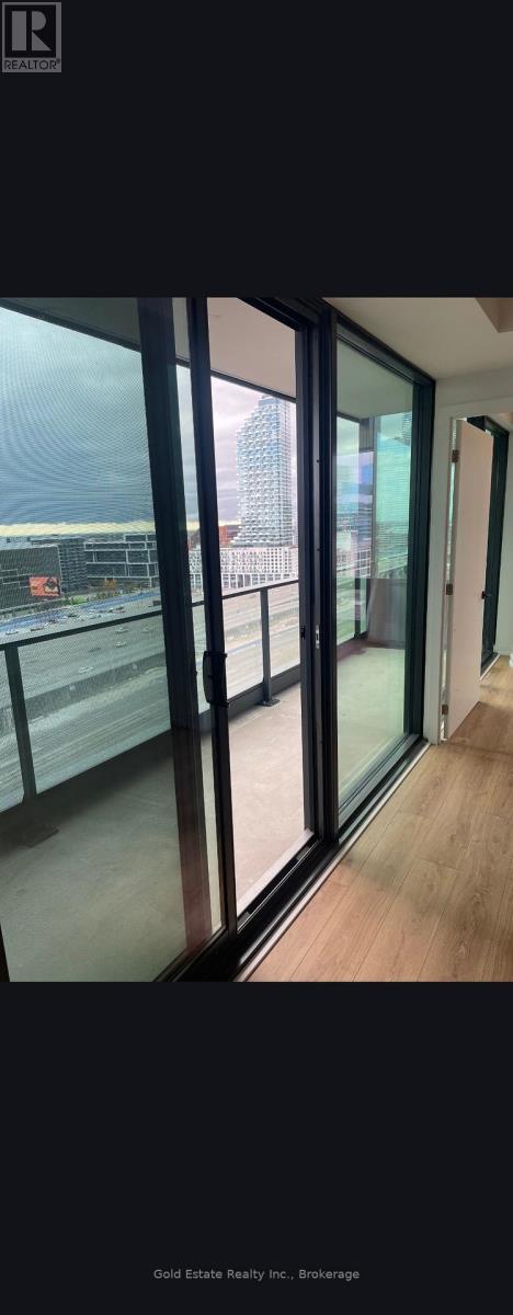 1604 - 33 PARLIAMENT STREET