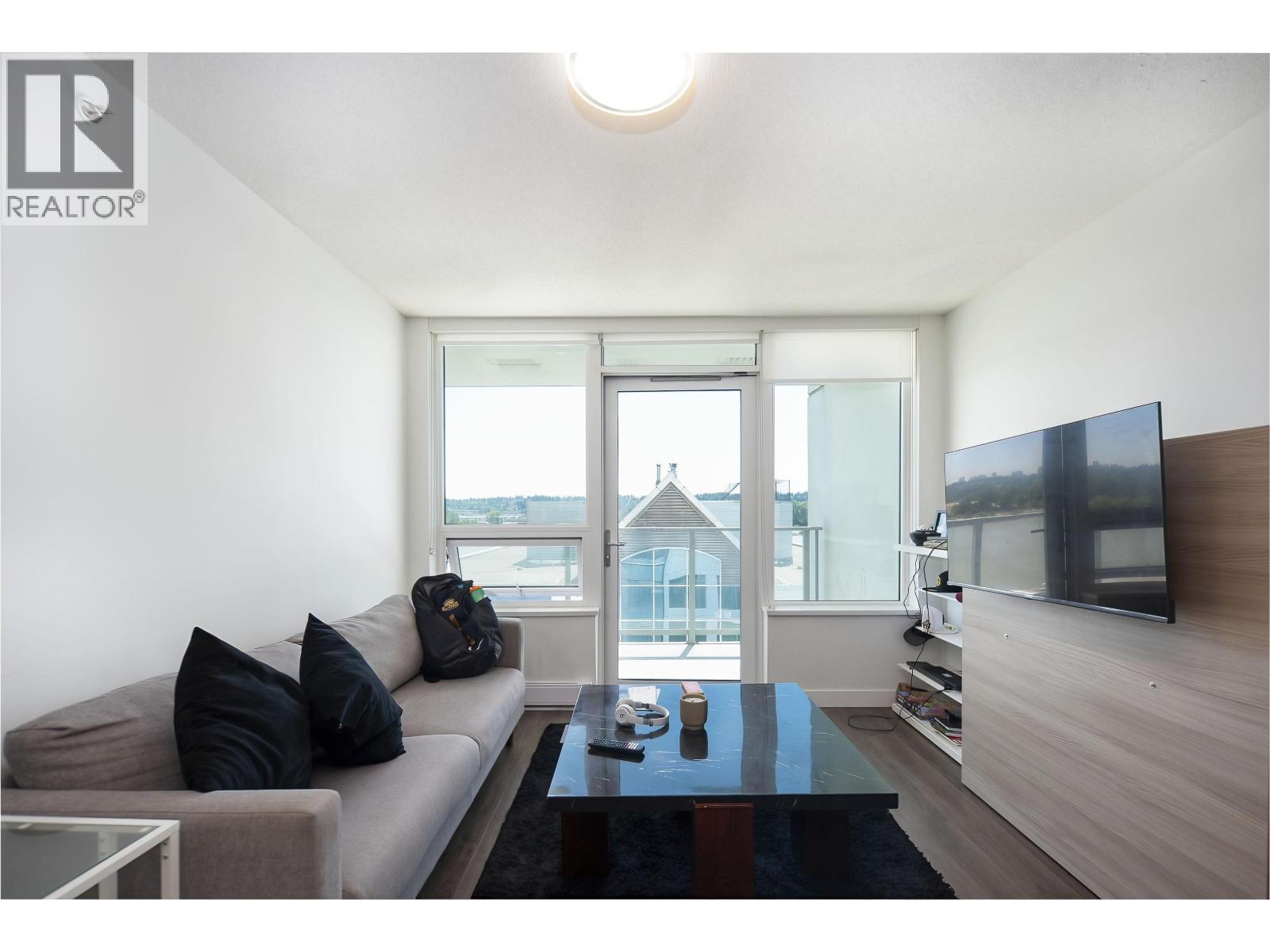 710 988 QUAYSIDE DRIVE
