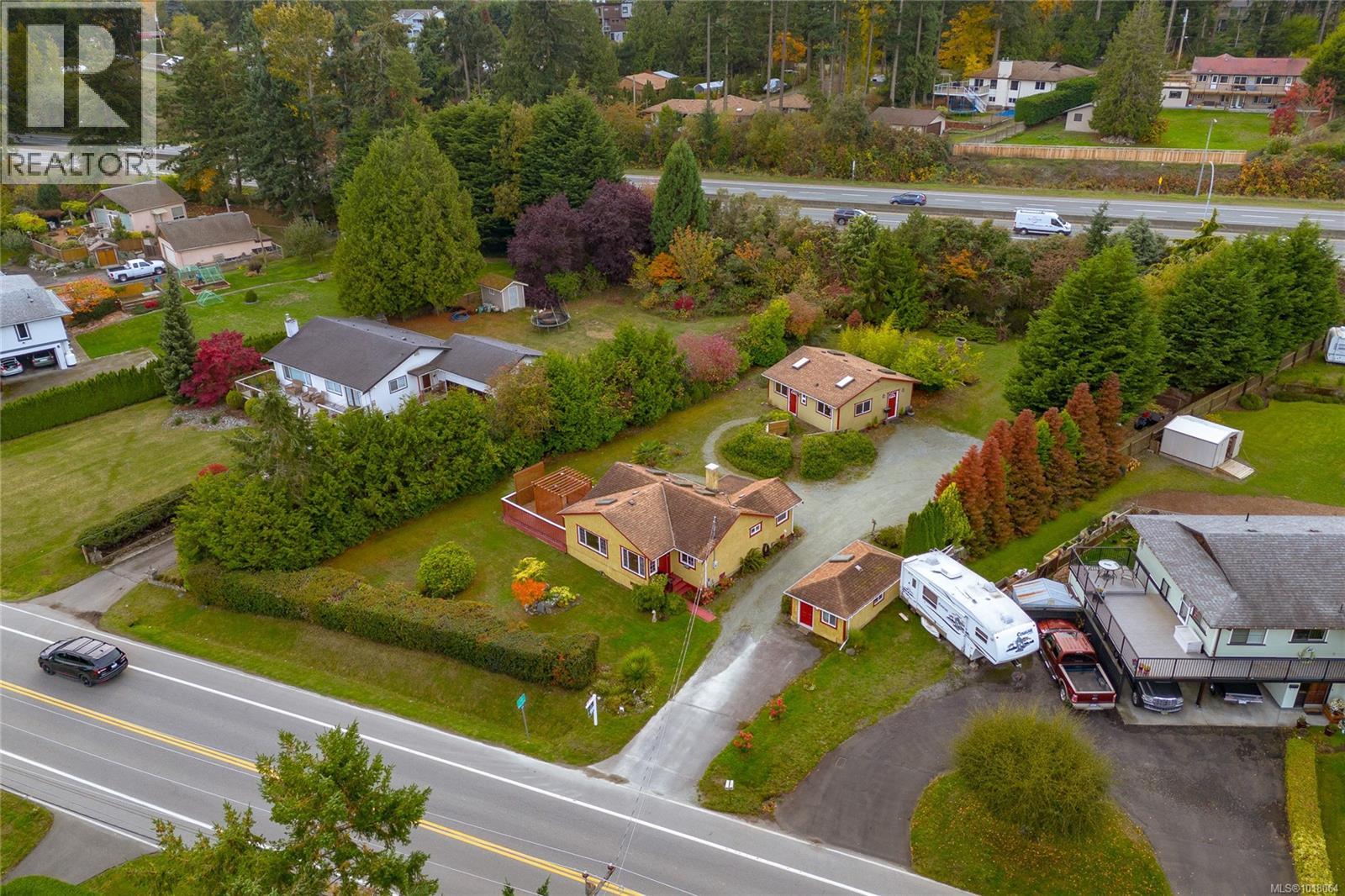 8576 Lochside Dr