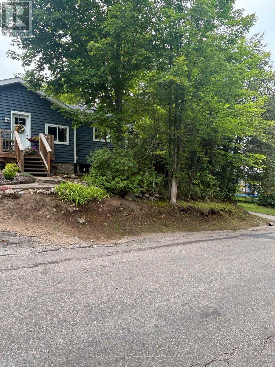 39 CLEAK AVENUE N
