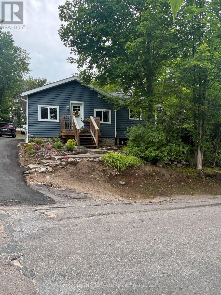 39 CLEAK AVENUE N
