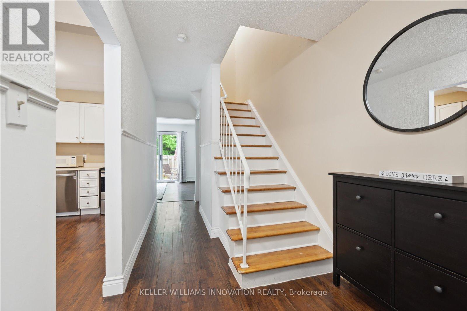 33 - 293 FAIRWAY ROAD N