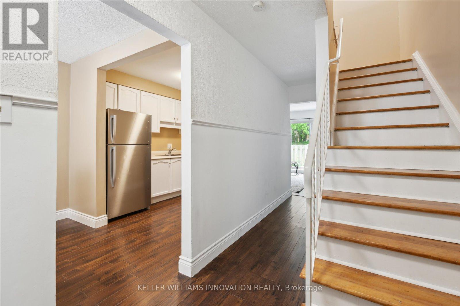 33 - 293 FAIRWAY ROAD N