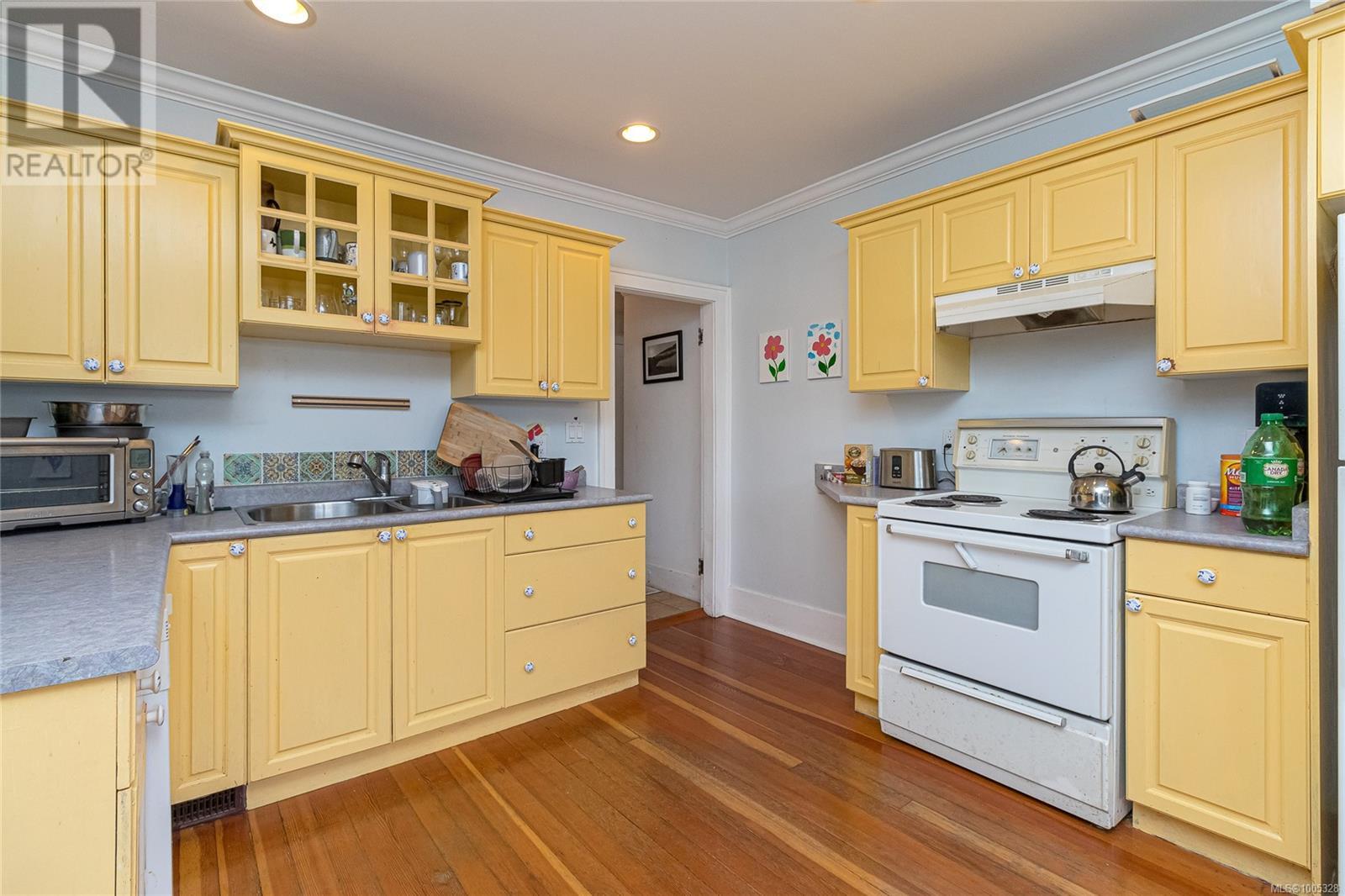 129 Linden Ave