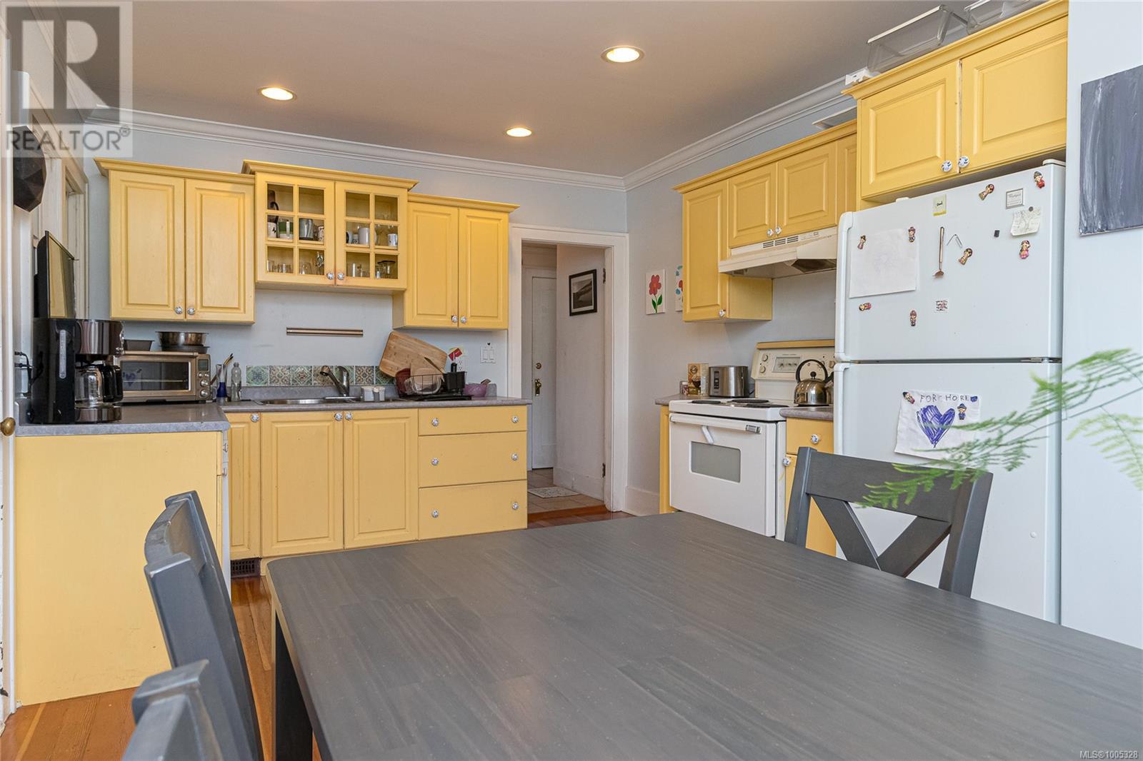 129 Linden Ave