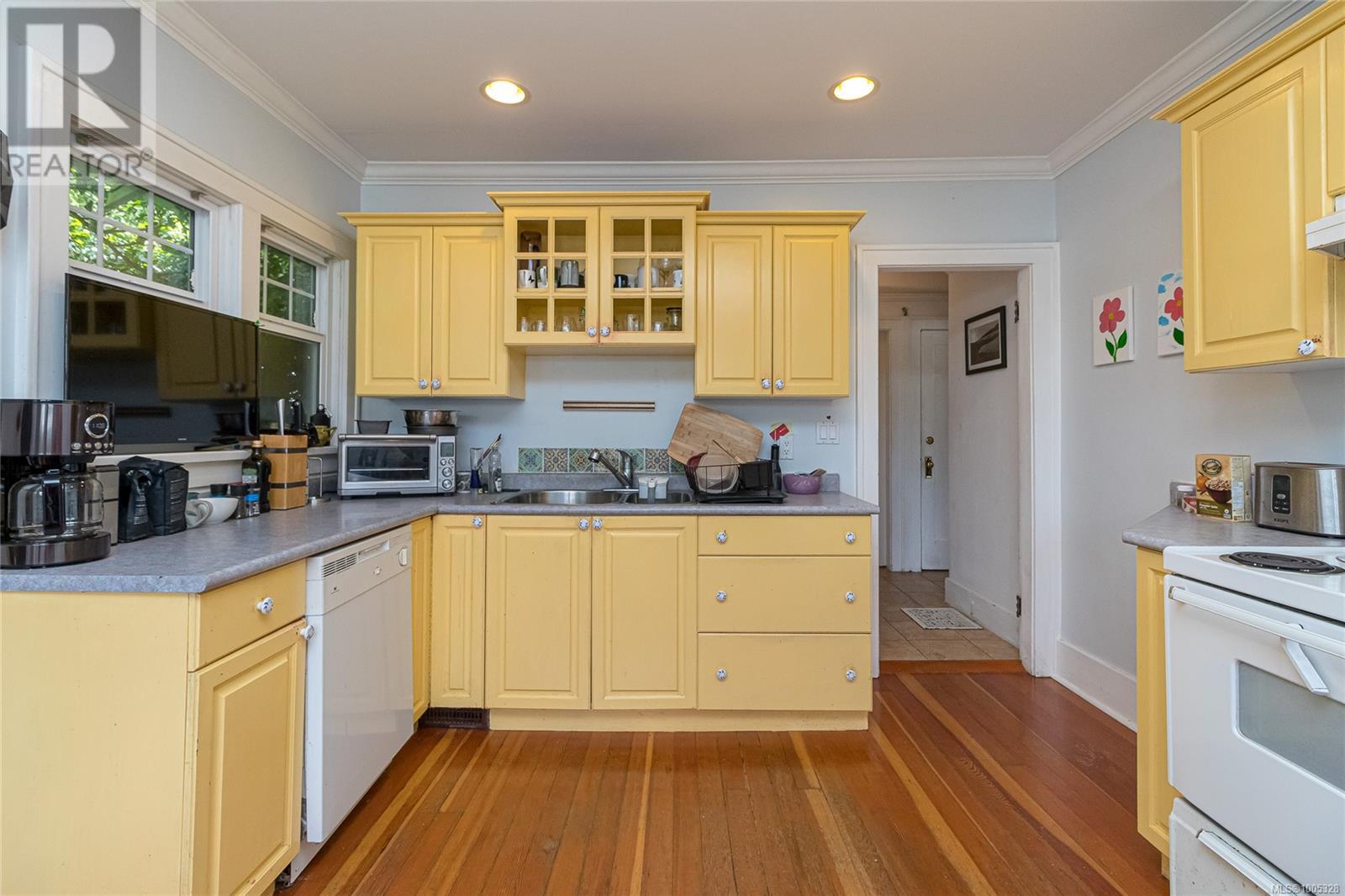 129 Linden Ave