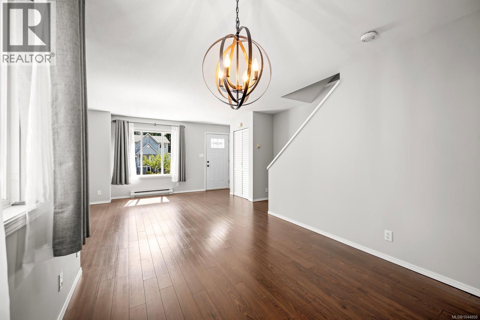 B 2221 Embleton Cres
