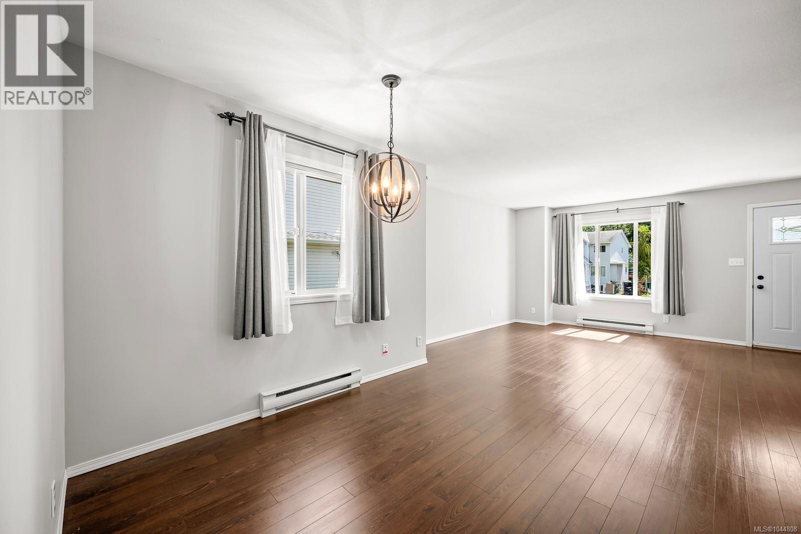 B 2221 Embleton Cres