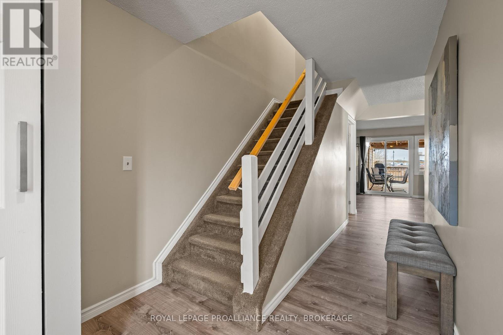 884 LARCHWOOD CRESCENT