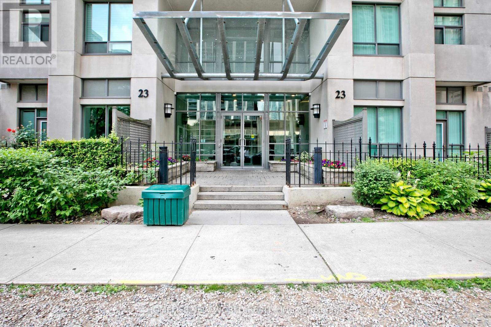 1506 - 23 HOLLYWOOD AVENUE