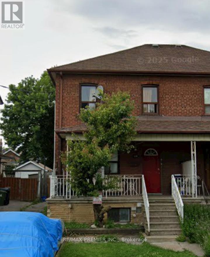 Photo 1 of 11 — 118 BUDE STREET, Toronto (Oakwood Village), ON M6E2E5