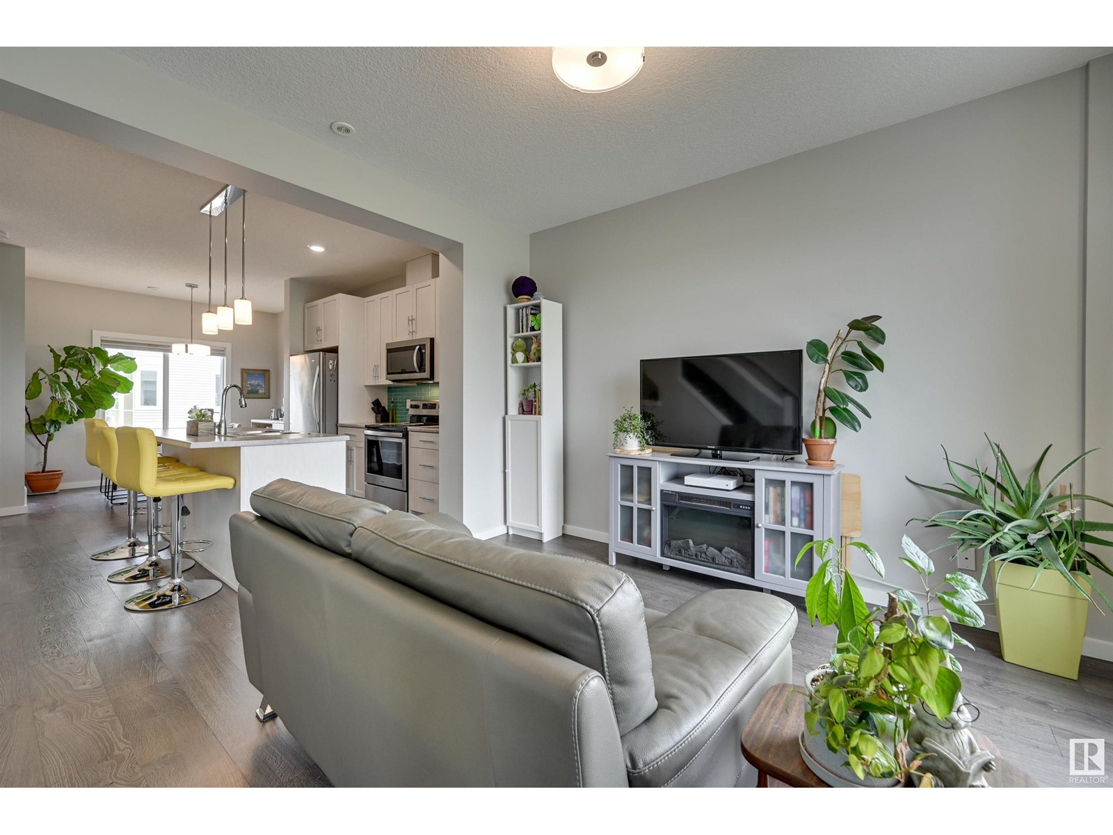 #49 215 SADDLEBACK RD NW