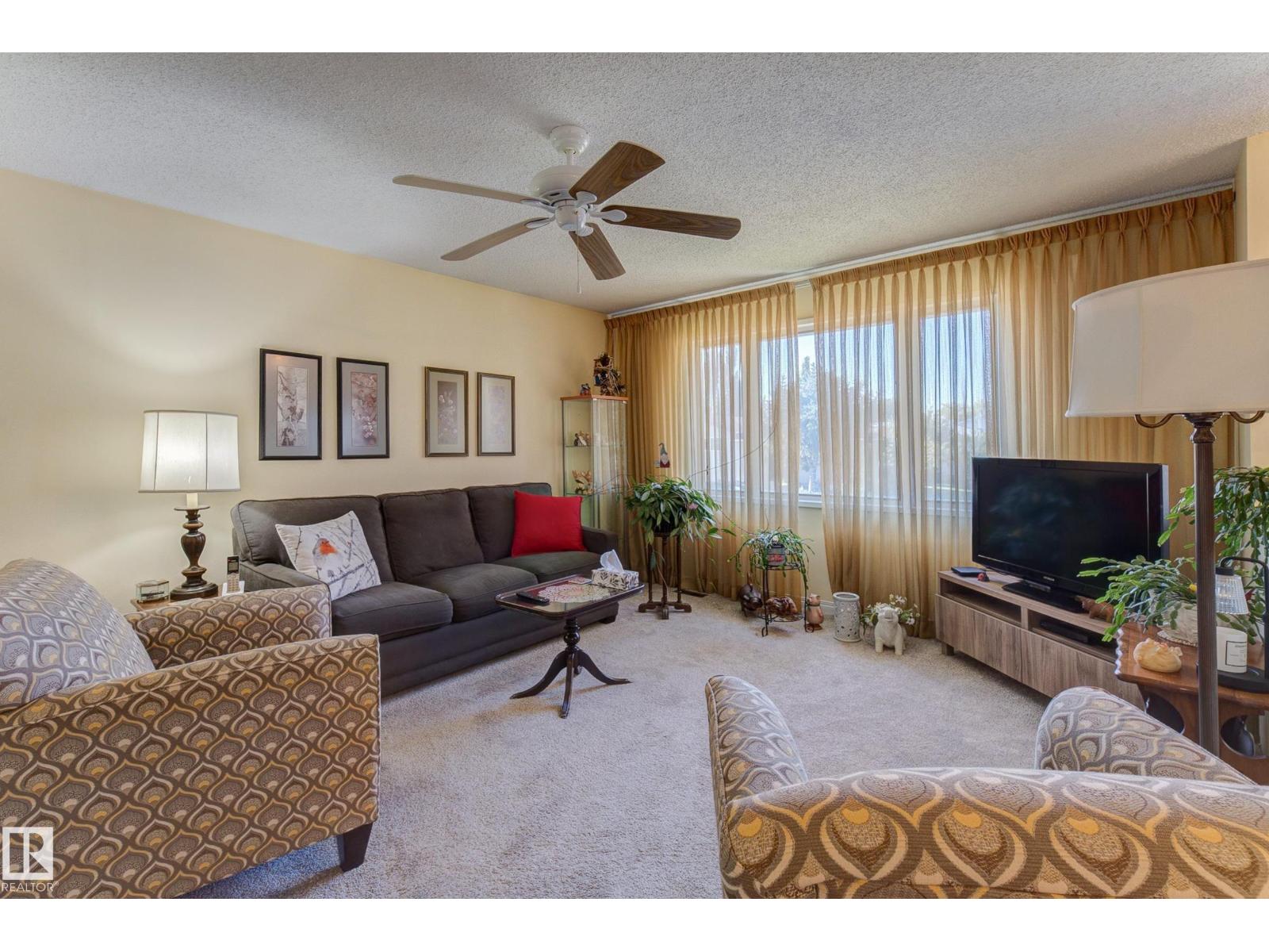 6228 13 AV NW