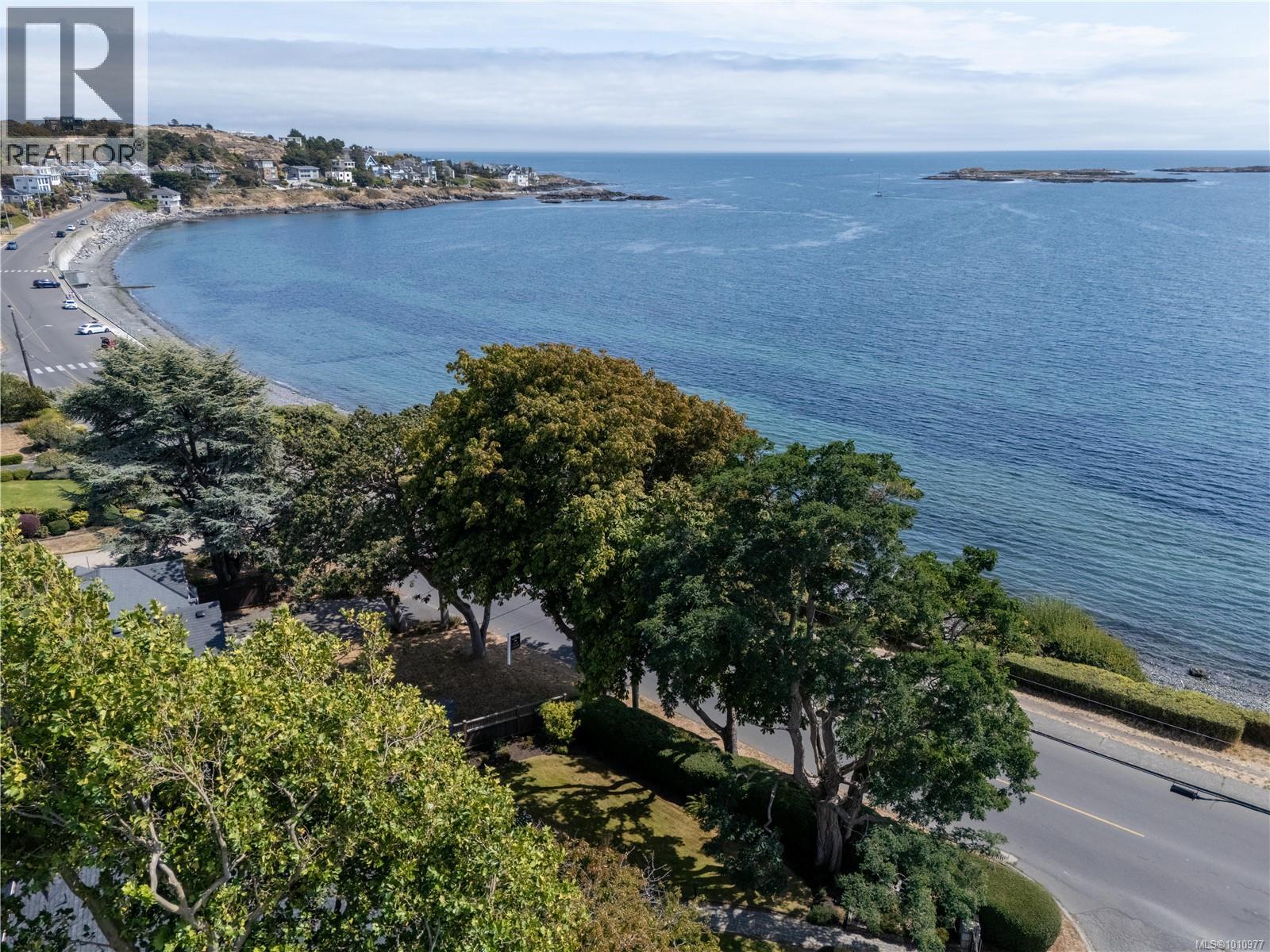 320 Beach Dr