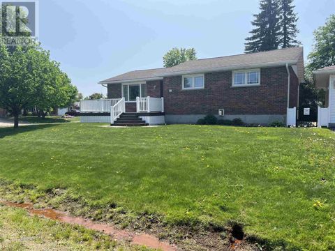 87 Glen AVE Sault Ste Marie ON P6A5V8
