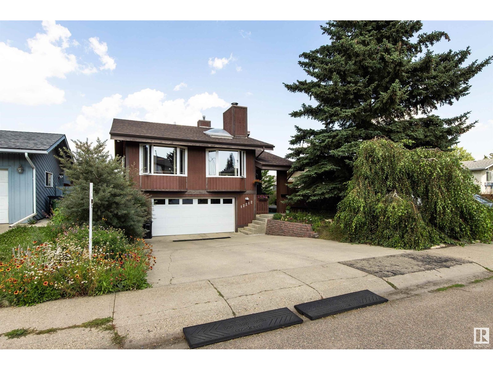 12212 151 AV NW