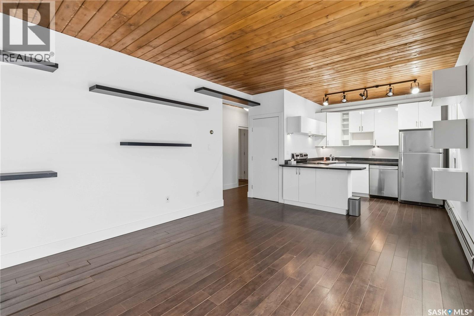 301 415 3rd AVENUE N