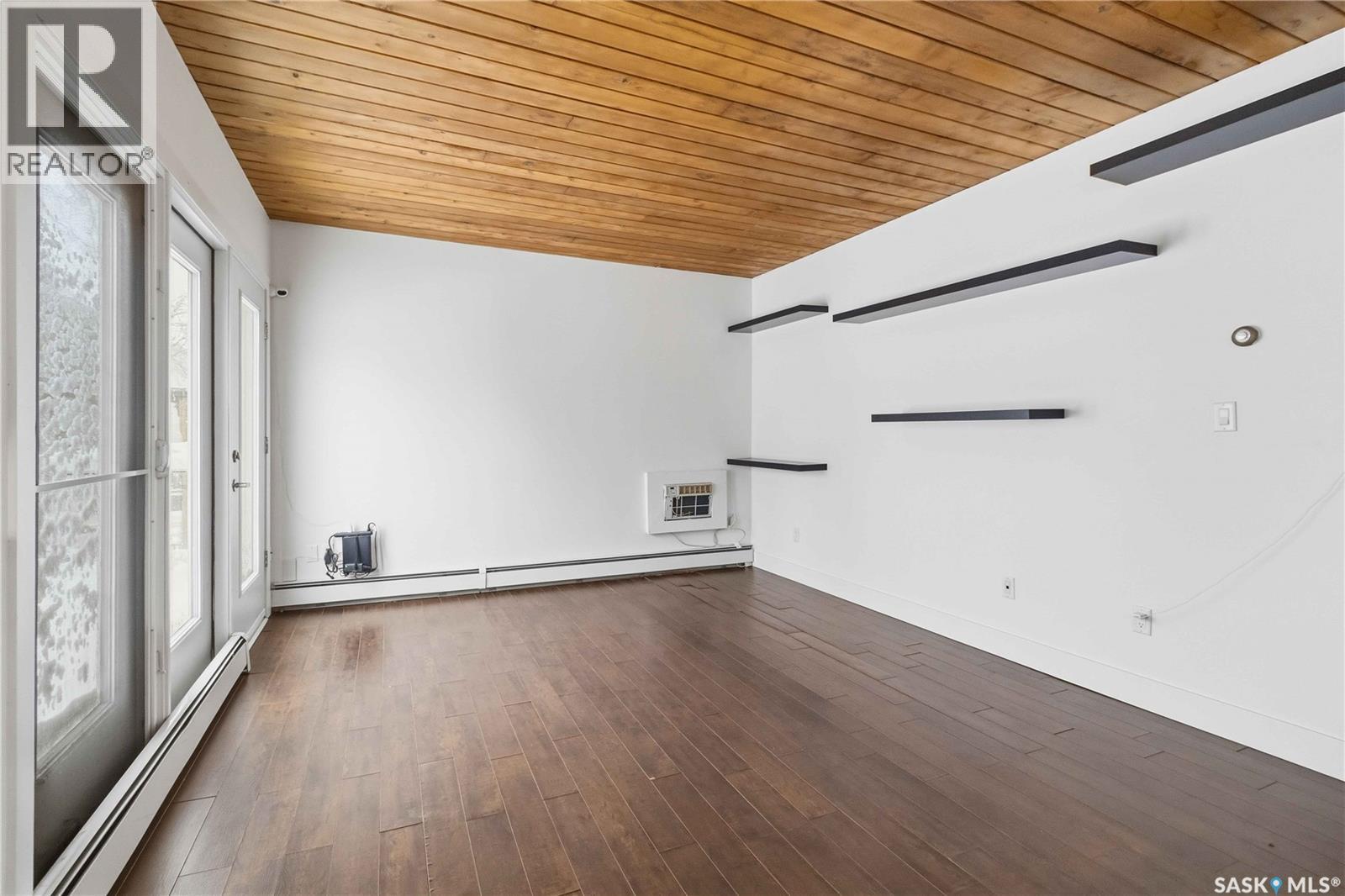 301 415 3rd AVENUE N