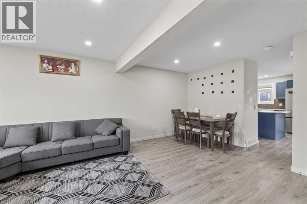 8474 Saddleridge Drive NE