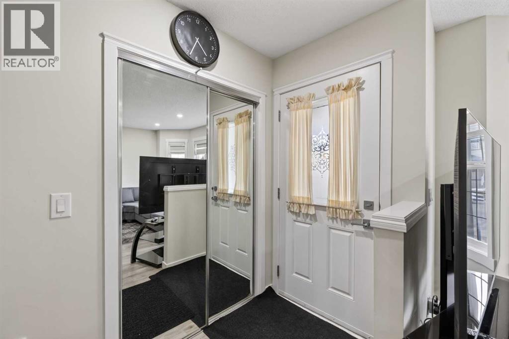 8474 Saddleridge Drive NE