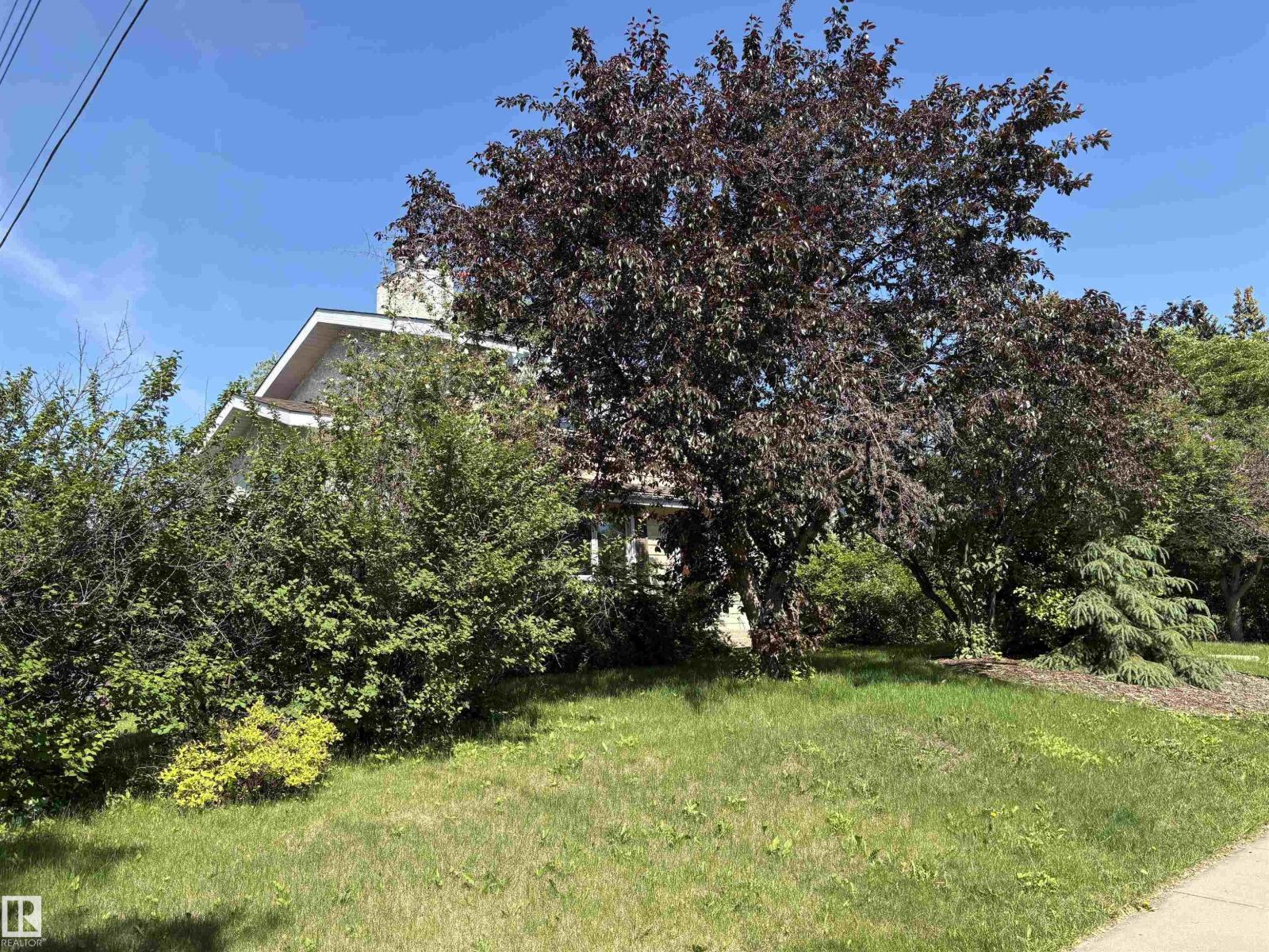 8812 146 ST NW